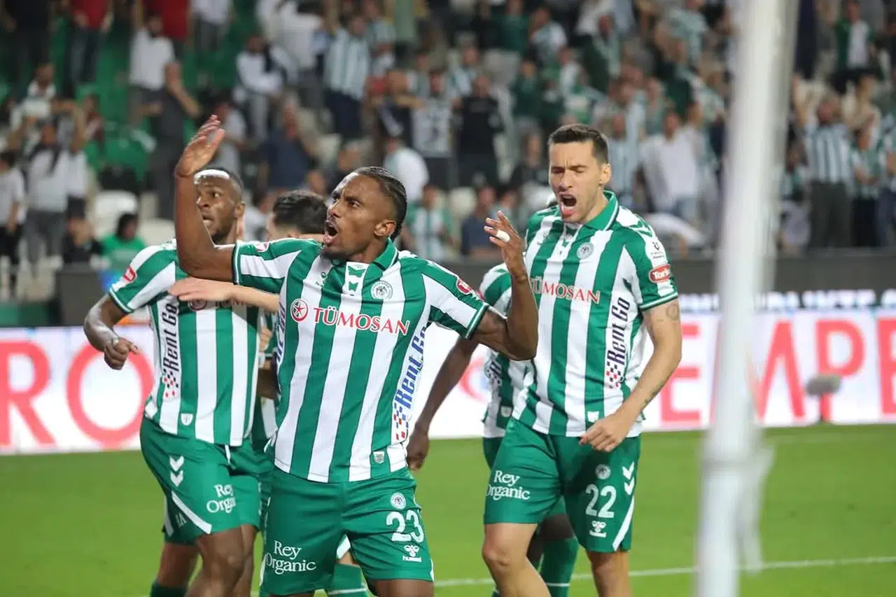 Konyasporlu oyunculardan yenilgi sonrası dikkat çeken paylaşımlar