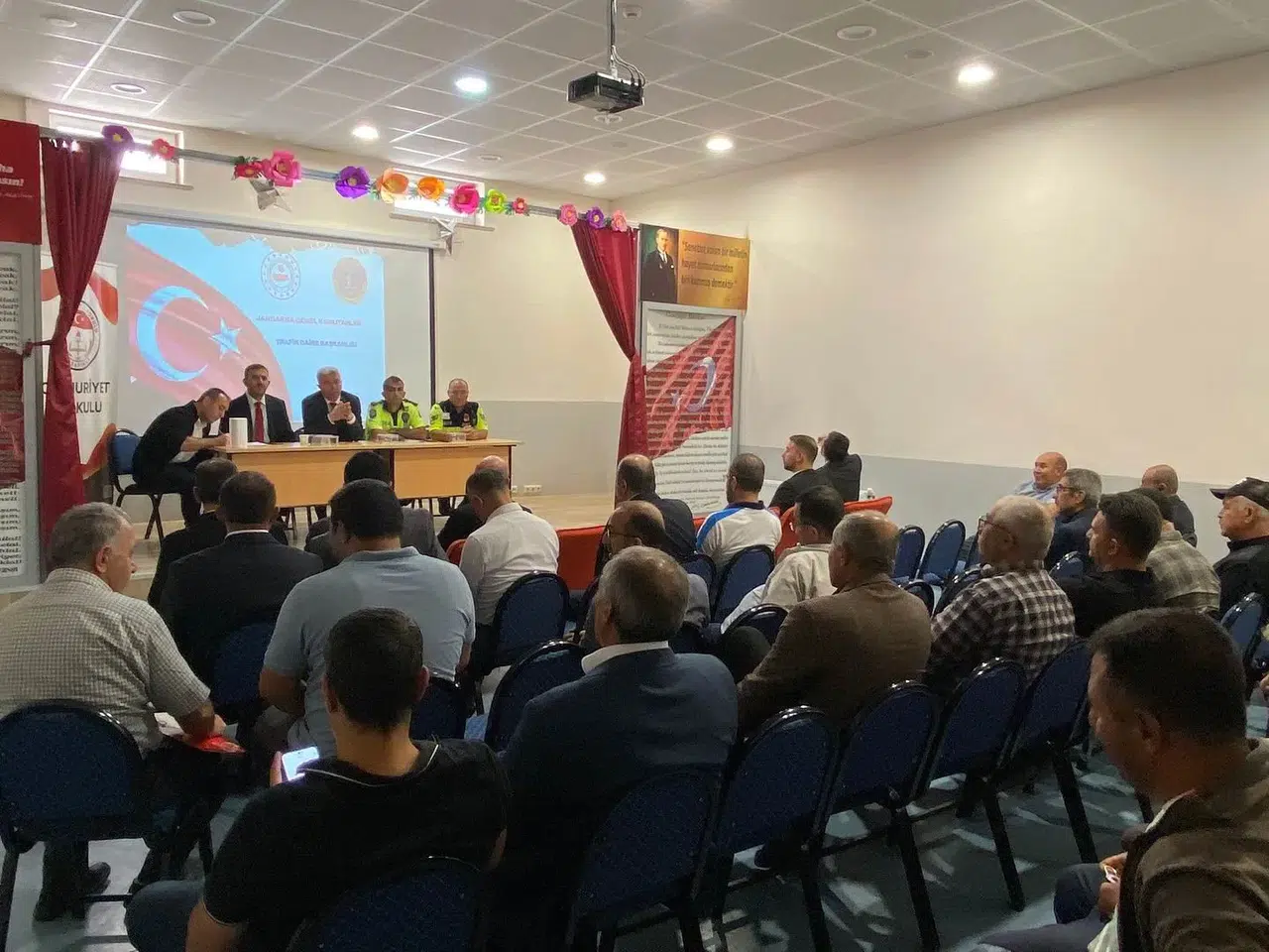 Karapınar'da taşımalı eğitim şoförleri bilgilendirildi