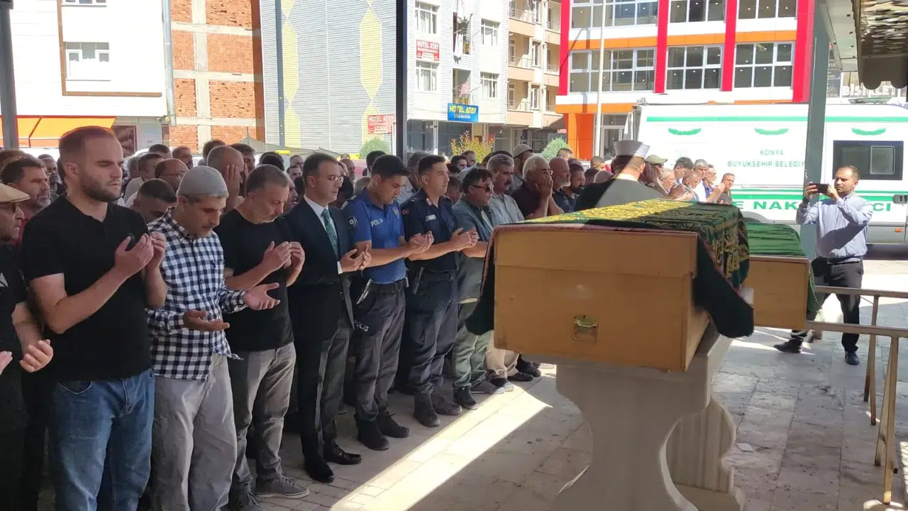 Konyalı gazeteci toprağa verildi