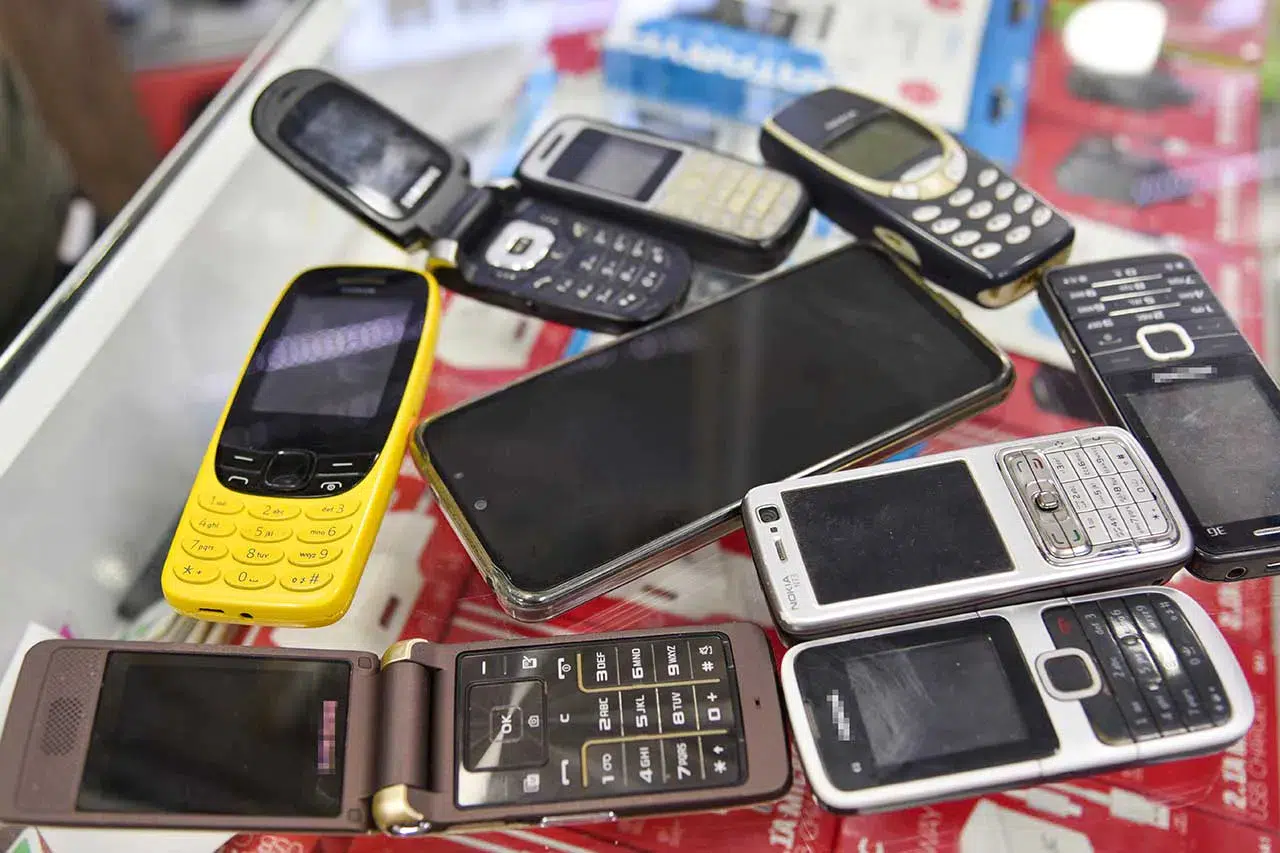 Tuşlu telefon yine moda oldu! Fiyatlar ne durumda?