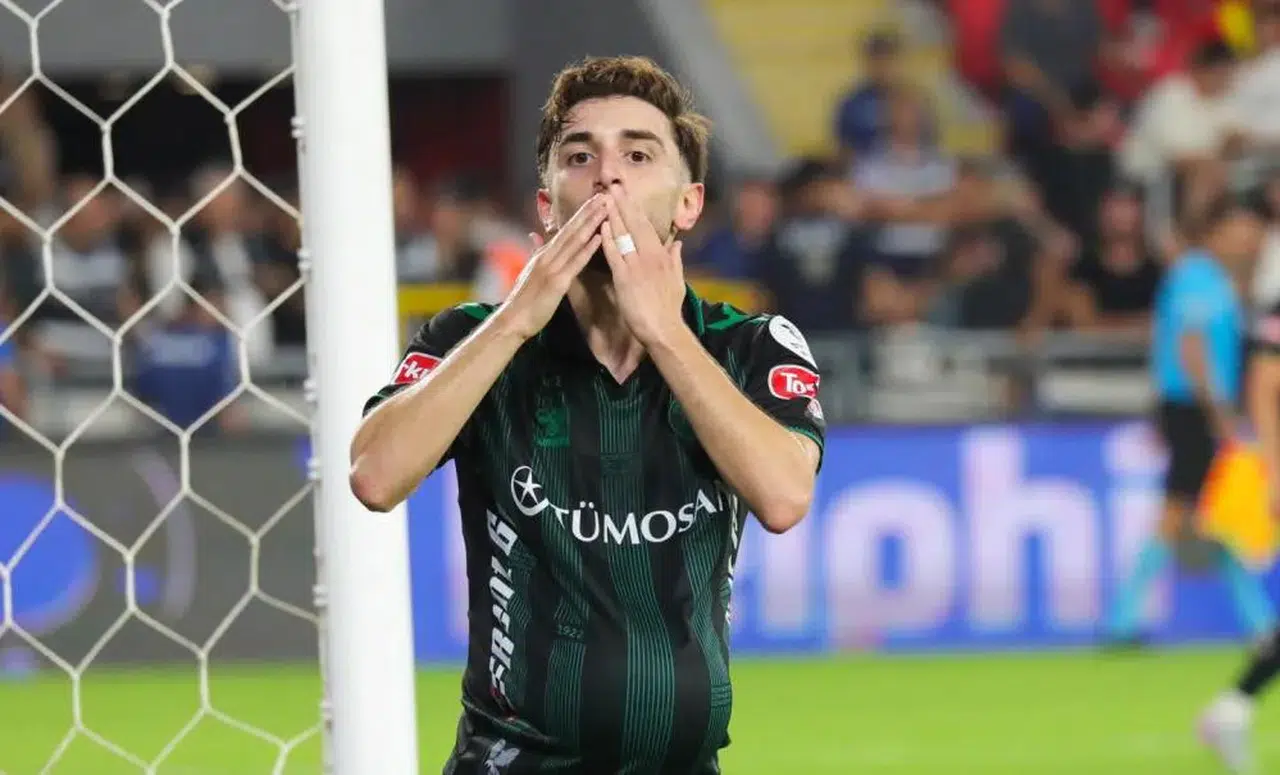 Konyasporlu Tunahan, attığı şık golü eşine armağan etti