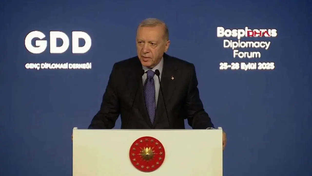 Cumhurbaşkanı Erdoğan'dan önemli açıklamalar! "Asra yön vermekle kalmıyoruz"
