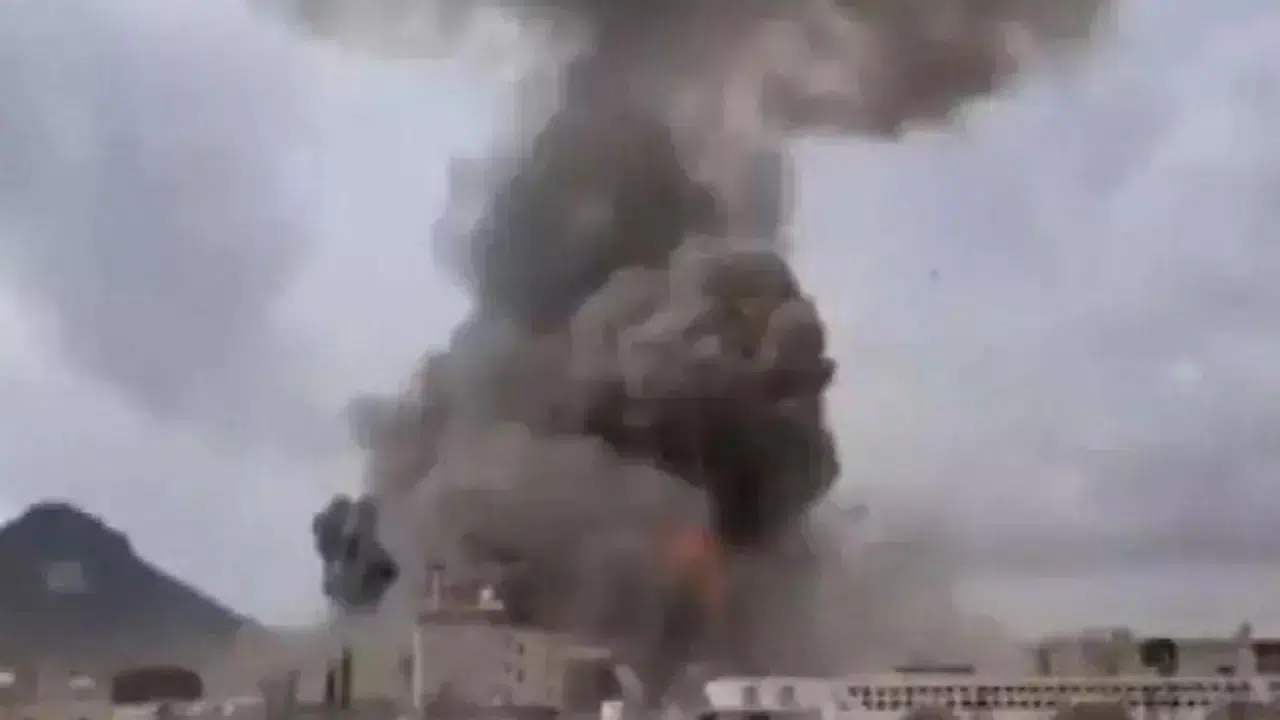 İsrail, Yemen'i vurdu! "12 saldırı düzenlendi"