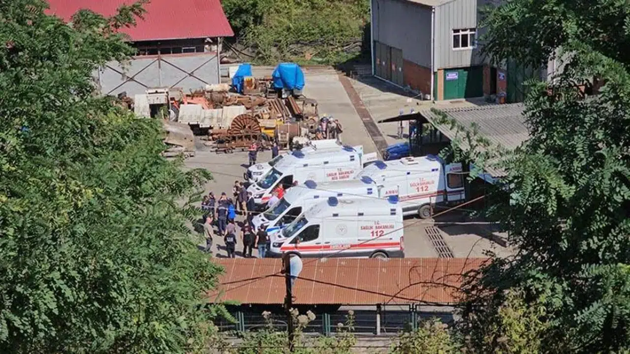 Zonguldak'ta maden ocağında göçük: İşçiler mahsur kaldı