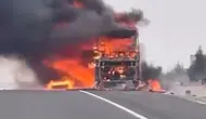 Korku dolu anlar! Otobüs alev aldı 25 yolcu son anda kurtuldu (VİDEO HABER)