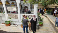 Türbede şifa arayışı! Konya'da Şeyh Sadrettin Konevi Türbesi’nde Cuma yoğunluğu