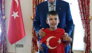 Erdoğan o İngiliz çocuğu kabul etti! Nefret etme kek yap