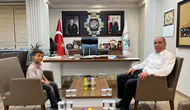 Konyalı minik müezzin başkanın makamında!