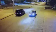 Konya’da pes dedirten görüntü! İki sürücü aynı yolda ters yönde ilerledi
