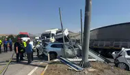 Konya'da kırmızı ışıkta bekleyen araçlara TIR çarptı! 1 ölü, 9 yaralı