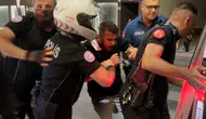 Aksaray’da 20 kişi birbirine girdi! Gözaltına alınırken şarkı söyleyip oynadı