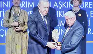 Cumhurbaşkanı Erdoğan'dan Konyalı usta isme ödül