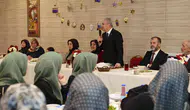 Konya Valisi Akın ve eşi, öğrencilerle iftar yaptı
