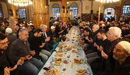Konya Valisi Akın, iftarını camide açtı