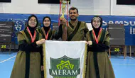 Meramlı genç kızlar okçulukta Türkiye 3.’sü, Başkan Kavuş tebrik etti