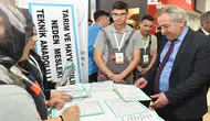 Murat Yiğit Konya Tarım Fuarı’nda gençlerin projelerini inceledi