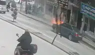 Karaman’da otomobil motoru yandı! Esnaf kahramanlığı