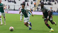 Konyaspor'da Jin-ho Jo sağ bekte oynadı