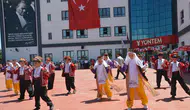 Konya’da ertelenen 23 Nisan kutlaması renkli görüntülere sahne oldu