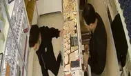 Konya’da kuyumcuda akılalmaz hırsızlık: “Param gelecek” deyip altınlarla kaçtı
