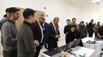 Aksaray Üniversitesi’nde yapay zeka rüzgarı! Sergi büyük ilgi gördü