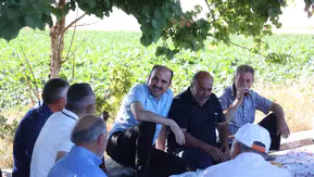 Altay, Konyalı üreticilerle yer sofrasına konuk oldu
