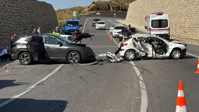 Konya-Antalya yolunda kaza! Karşı şeride geçip 3 araca çarptı