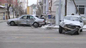 Karaman'da iki araç çarpıştı, karı koca hastaneye kaldırıldı