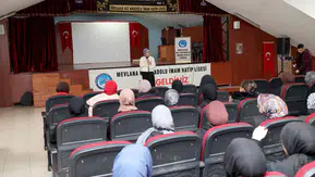 Konya’da gençler gelecek planlarını uzmanlarla şekillendirdi