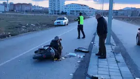 Karaman’da ilginç anlar! Kaza yaptı, sigarasını bırakmadı