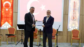 Konya’da 35 yıl vatandaşlara hizmet eden doktorlar ödüllendirildi