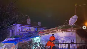 Konya’da evin çatısı çöktü!