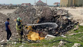 Karaman’da inşaat atıkları alev aldı