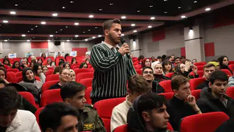 Öğrenciler sordu, Konya’nın borçsuz belediye başkanı yanıtladı