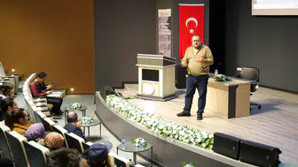 Konya NEÜ’de sinema eğitimi rüzgarı: Telif ve destekler masaya yatırıldı