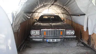 Konya’da 42 yıllık usta, klasik arabaları adeta yeniden doğuruyor!