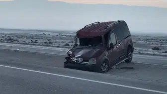 Konya'da kontrolden çıkan araç takla attı
