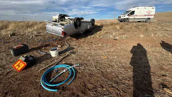 Konya’da belediye kamyoneti takla attı: 3 personel yaralandı
