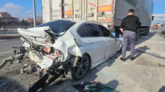 Konya'da korkutan kaza! Otomobil tırın altına girdi