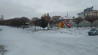 Konya'da beklenen kar geldi, ilçe beyaza büründü