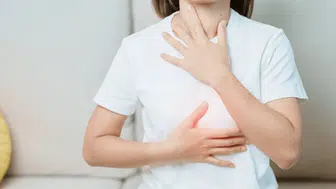 Konya'da uzmanından hayati uyarılar: "Göğüs ağrısının nedeni reflü olabilir"