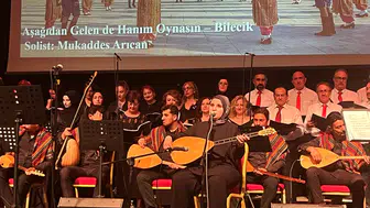 Görme engelli solistten muhteşem performans! Konya'da ayakta alkışlandı