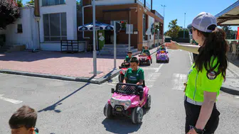 Konya’da öğrenciler direksiyon başına geçti! Trafiği yaşayarak öğrendiler