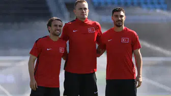 3 milli futbolcudan kritik Paraguay maçı öncesi açıklamalar