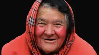 Konya’nın simgesi ‘Kırmızılı Kadın’ hayatını kaybetti