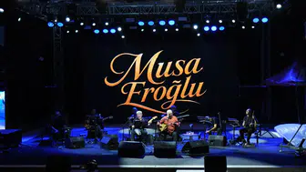 Konya'da Musa Eroğlu rüzgarı! Binlerce kişi "Mihriban"ı hep bir ağızdan söyledi
