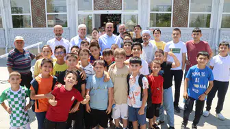 Konya'da camiler çocuk sesleriyle şenlendi! Başkan Altay'dan anlamlı ziyaret