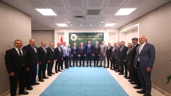 Konyalı Başkan, Bakan Kurum ile görüştü