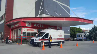 Konya'da korkutan kaza! Kamyon ile minibüs çarpıştı, 4 yaralı