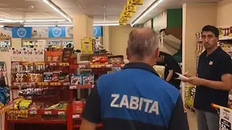 Konya'da marketlere sıkı denetim! Tarihi geçmiş ürünler imha edildi